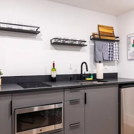 Thena Hotel - Spacious 1 Bedroom Philadelphia Exterior photo