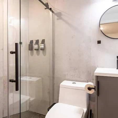 Thena Hotel - Spacious 1 Bedroom Philadelphia Exterior photo
